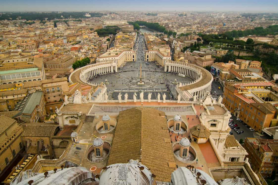 vista su piazza san Pietro a roma esclusiva immobiliare